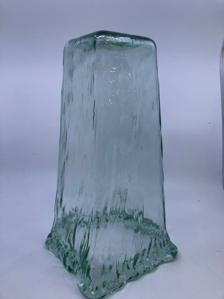 PALE GREEN WAVY GLASS SQUARE VASE.