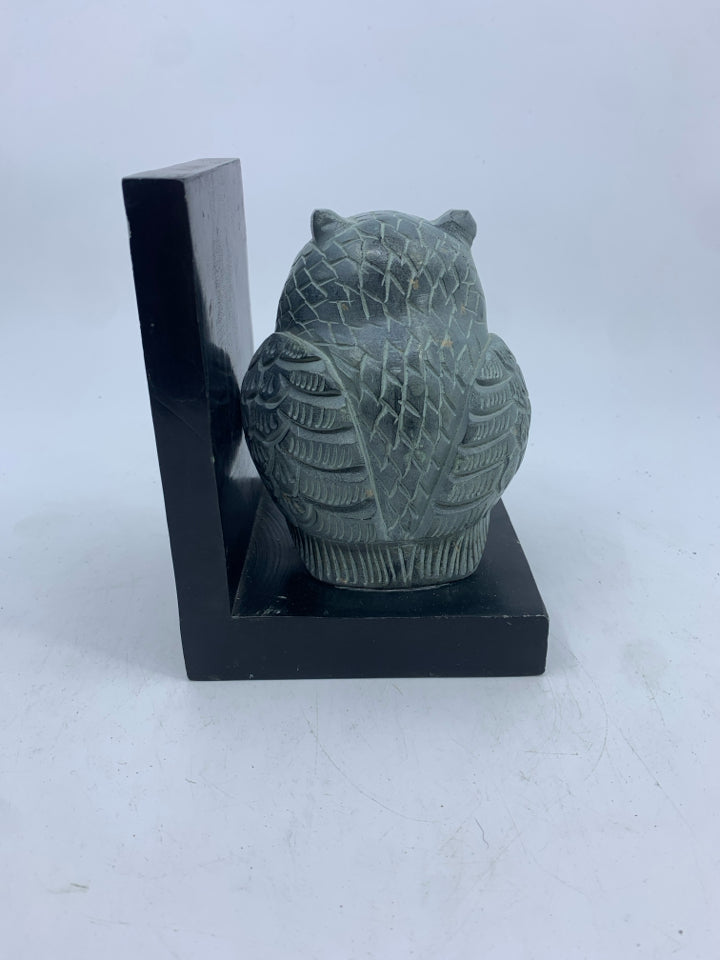 1-HEAVY CARVED OWL BOOKEND.