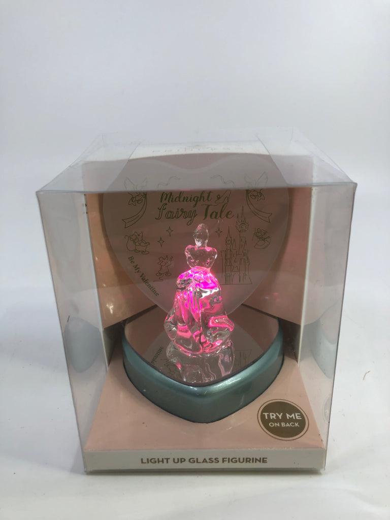 DISNEY PRINCESS LIGHT UP FIGURINE IN BOX.