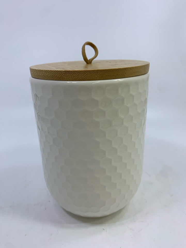 CERAMIC HONEYCOMB JAR W/BAMBOO LID.