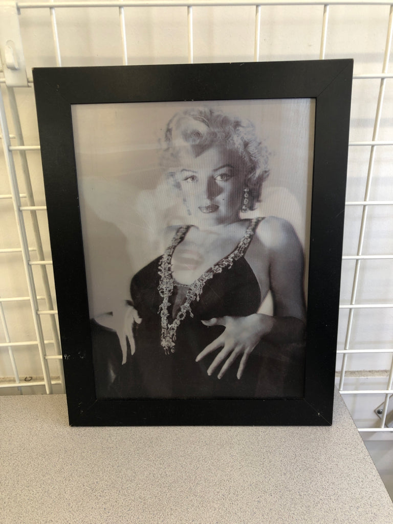 MARILYN MONROE BLACK FRAMED HOLOGRAPHIC PHOTO.