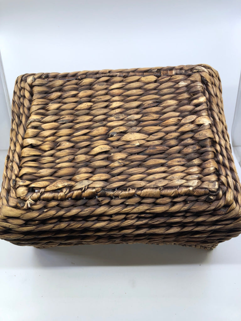 RECTANGLE WOVEN BASKET/TRAY.
