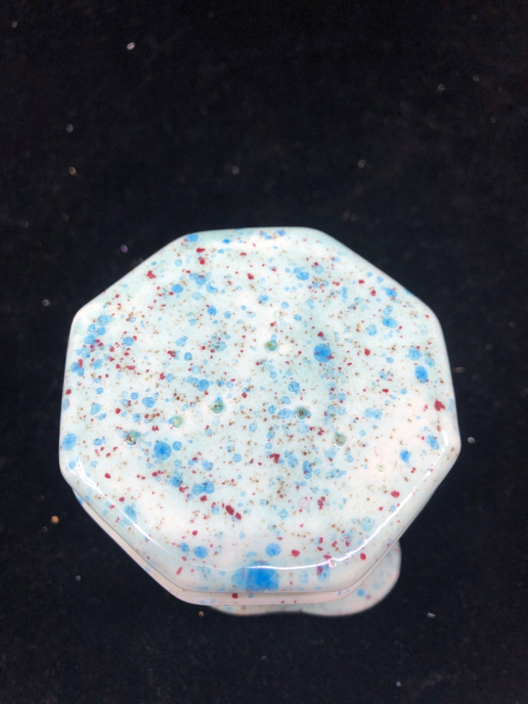 VTG SMALL BLUE SPECKLED CREAMER.