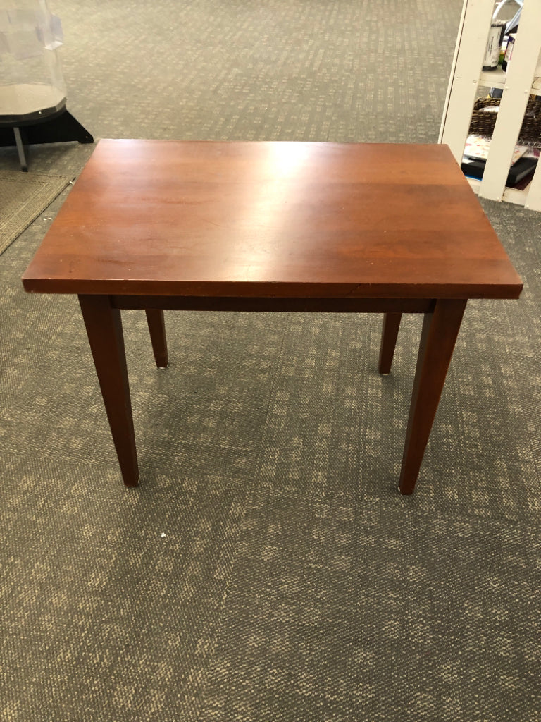 SIMPLISTIC CHERRY WOOD END TABLE.