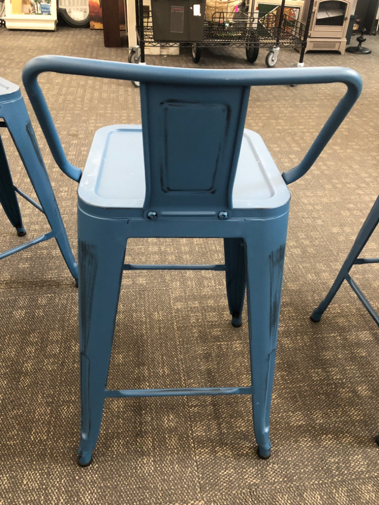 4 BLUE DISTRESSED METAL BAR STOOL CHAIRS.