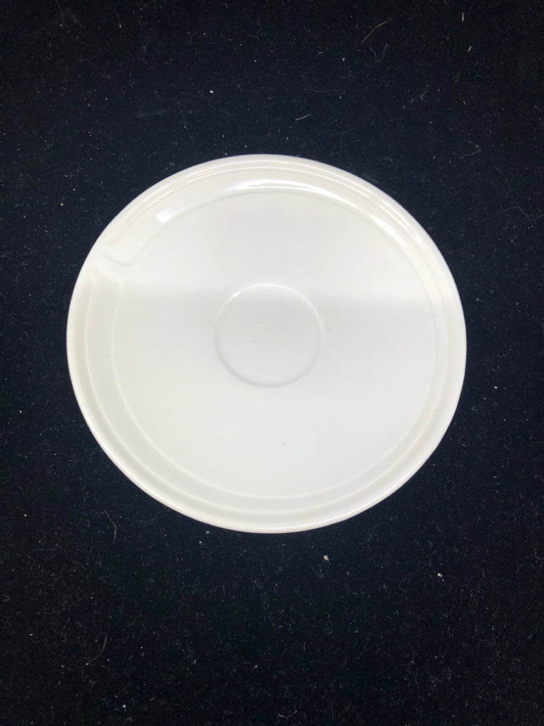 9 PC TEA POT + 4 CUP/SAUCERS -FOCUS PATTERN.