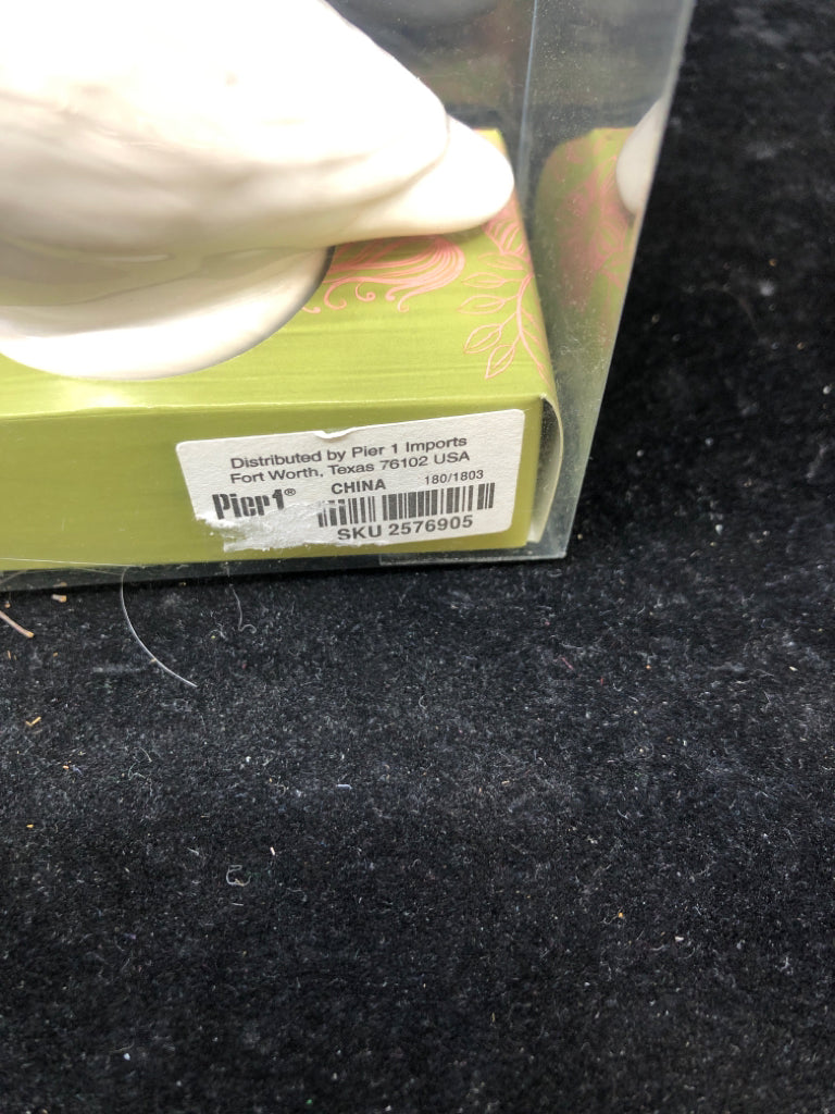 NIB WHITE BIRD REED DIFFUSER DECORATIVE LID-PIER 1.