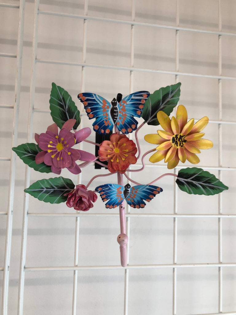 METAL FLOWER AND BUTTERFLY WALL HOOK.