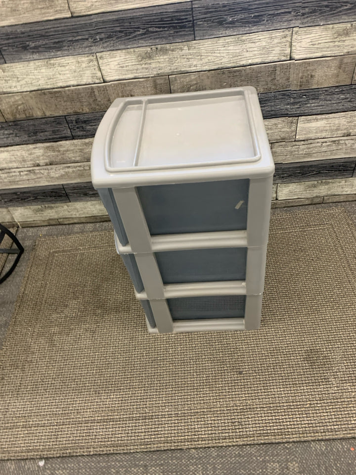 GRAY PLASTIC 3 DRAWER ORGANIZER.