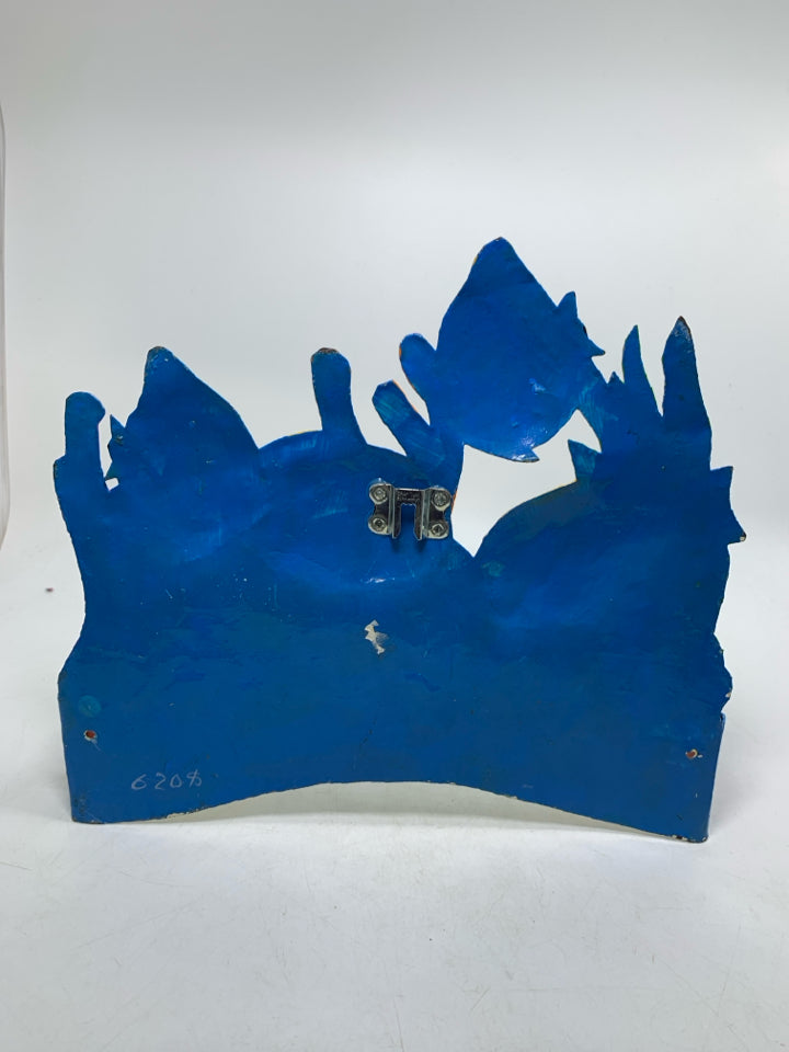 METAL PAINTED TROPICAL FISH TOWEL RACK.