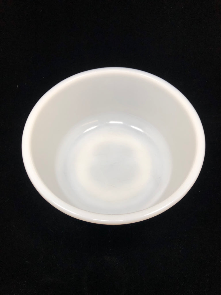 VTG MILK GLASS MIXING BOWL.