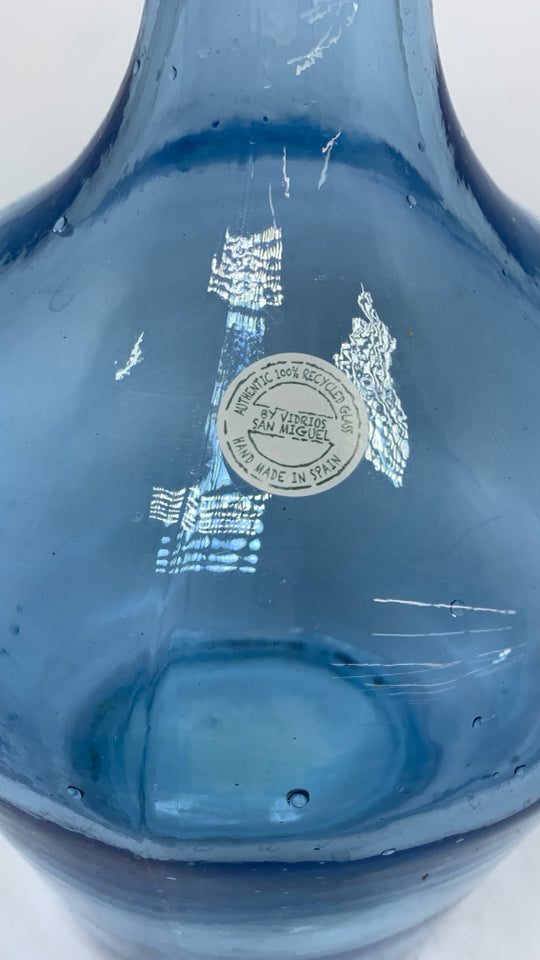 BLUE GLASS BOTTLE VASE.