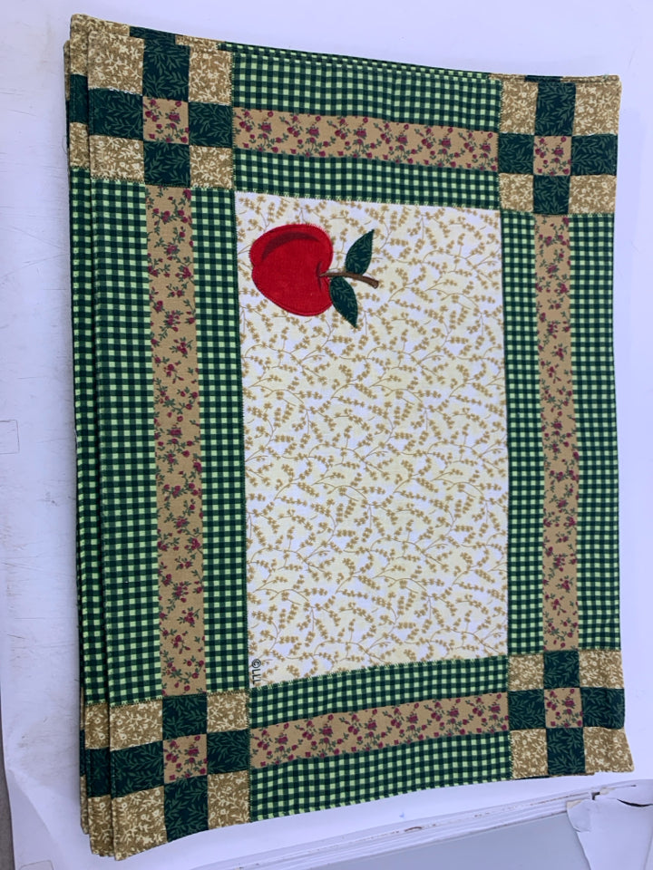 6 QUILT TAN GREEN W/ APPLE.