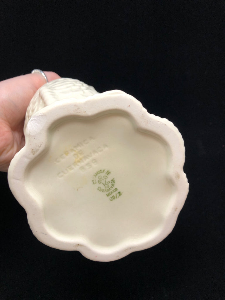 CREAM CERAMICA DE CUERNAVACA GURGLE JUG.