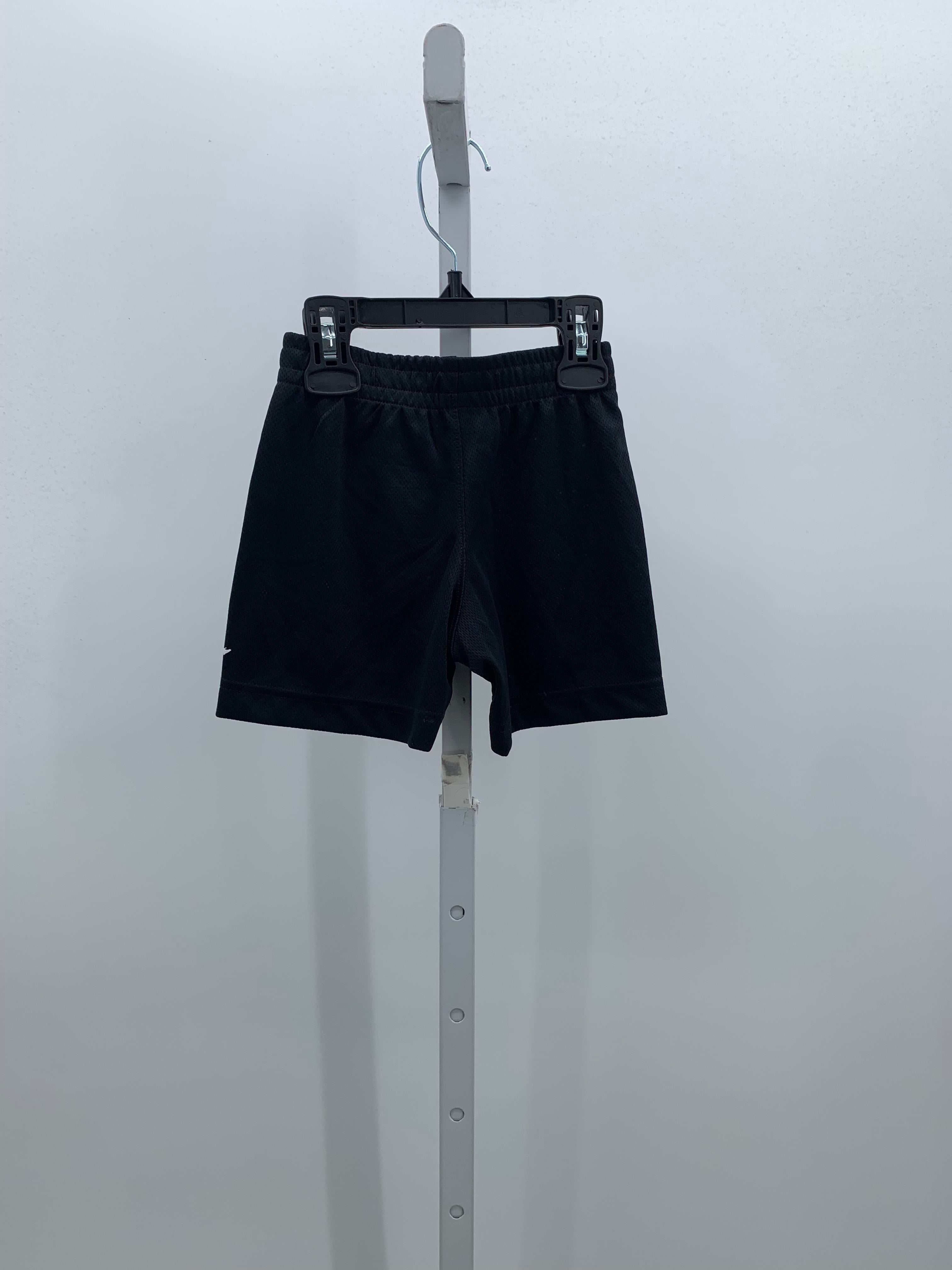 BASKETBALL SHORTS.