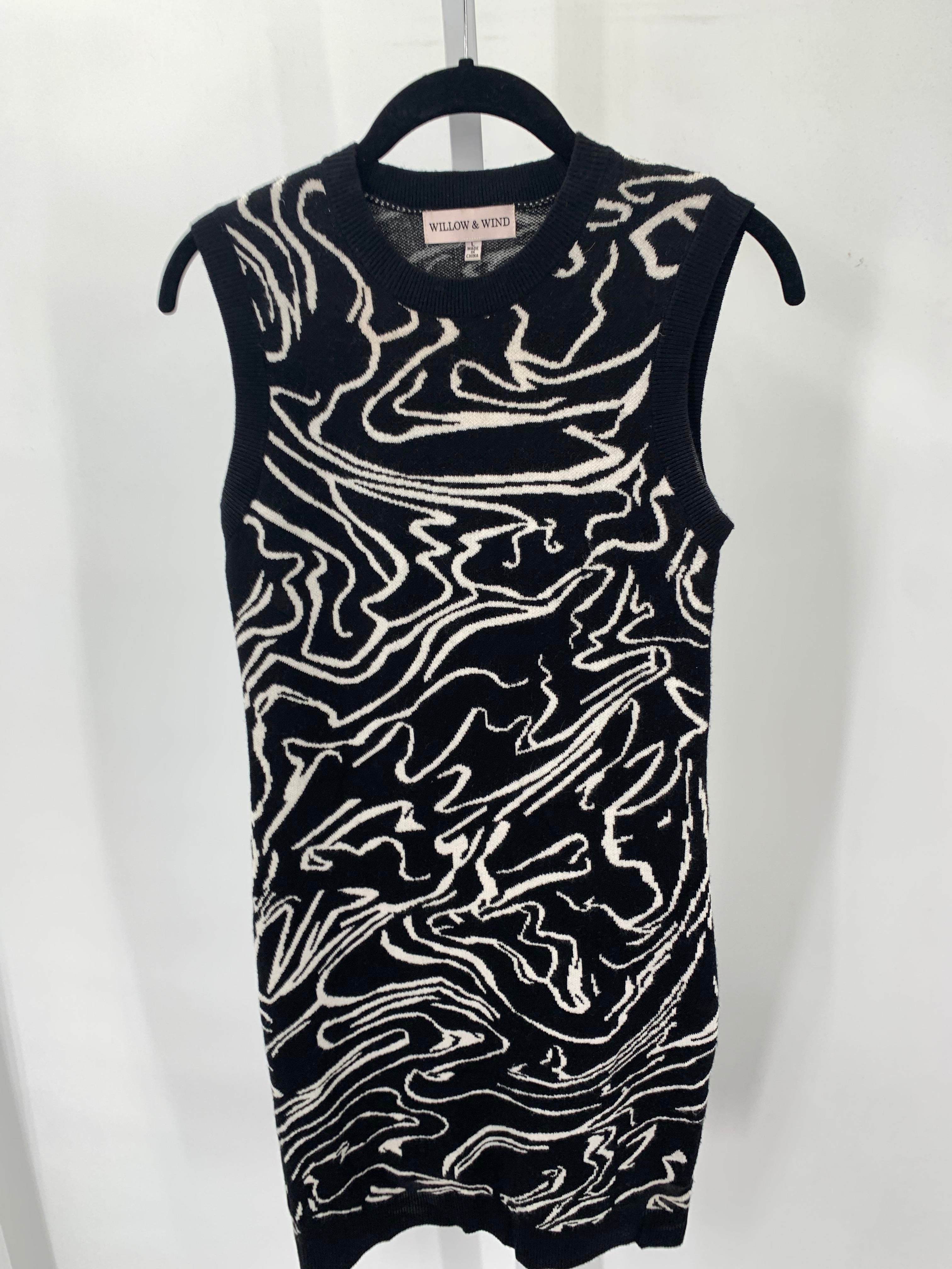 Size Large Juniors Sleeveless Dress