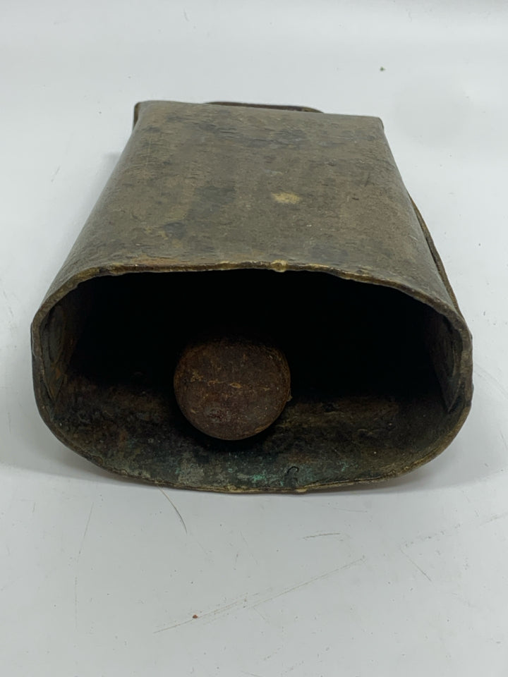 PRIMITIVE HEAVY BRONZE COWBELL.