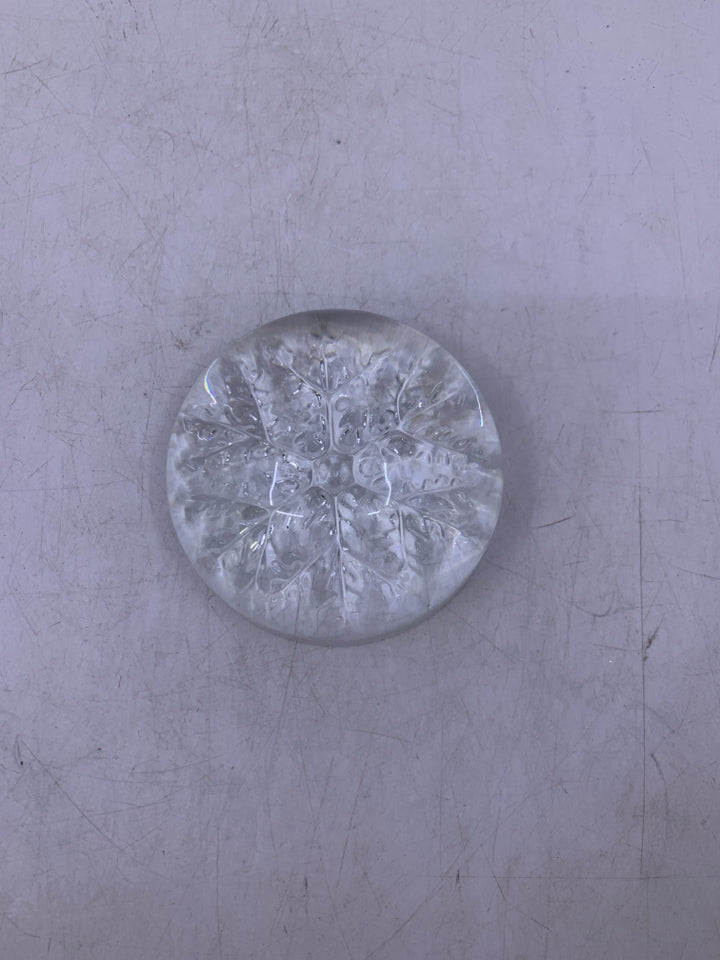 CLEAR GLASS W/ SNOWFLAKE.