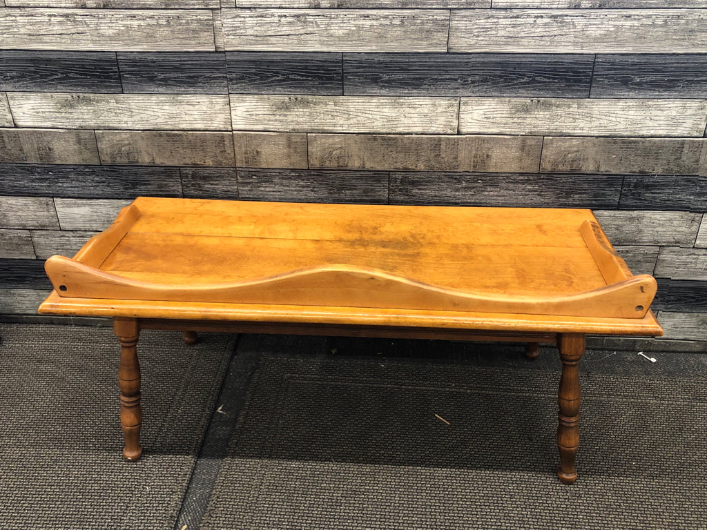 VTG OAK WOOD COFFEE TABLE.