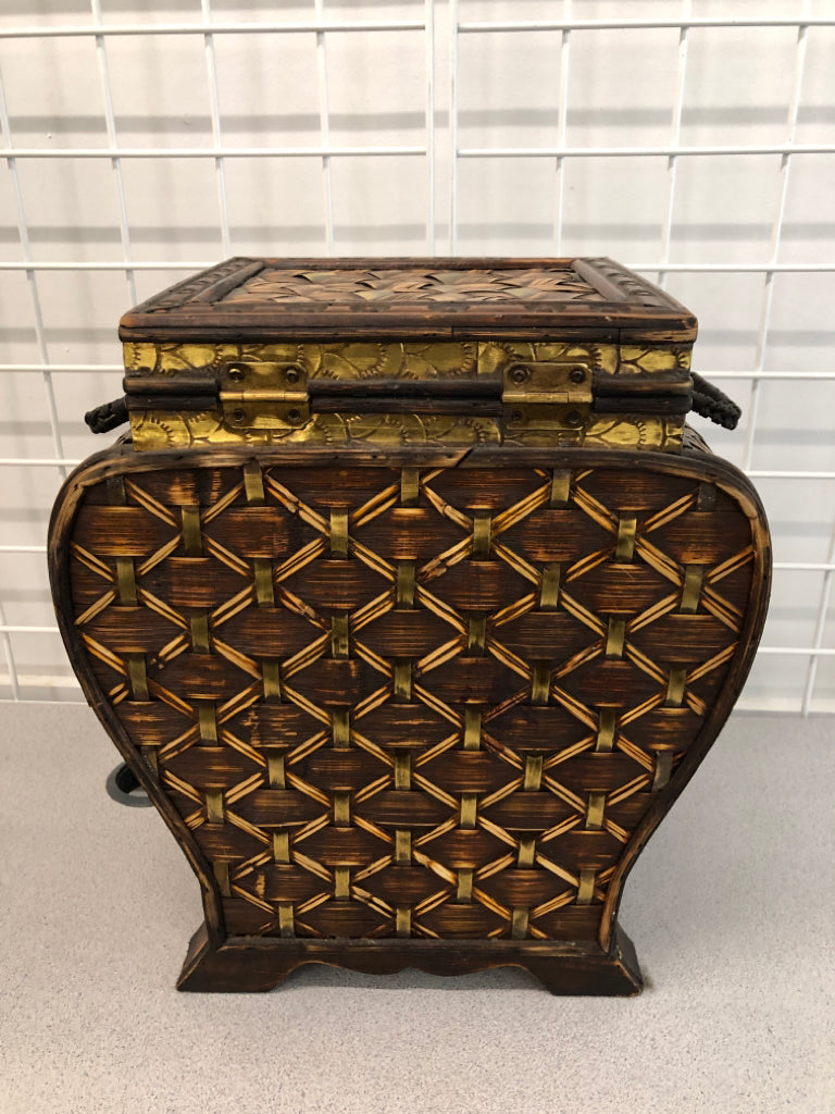 URN SHAPED WICKER BOX W/LOCKING FLIP LID.