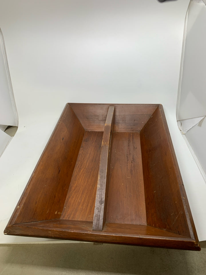 LARGE DIVIDED WOOD TRAY W/ HANDLE.