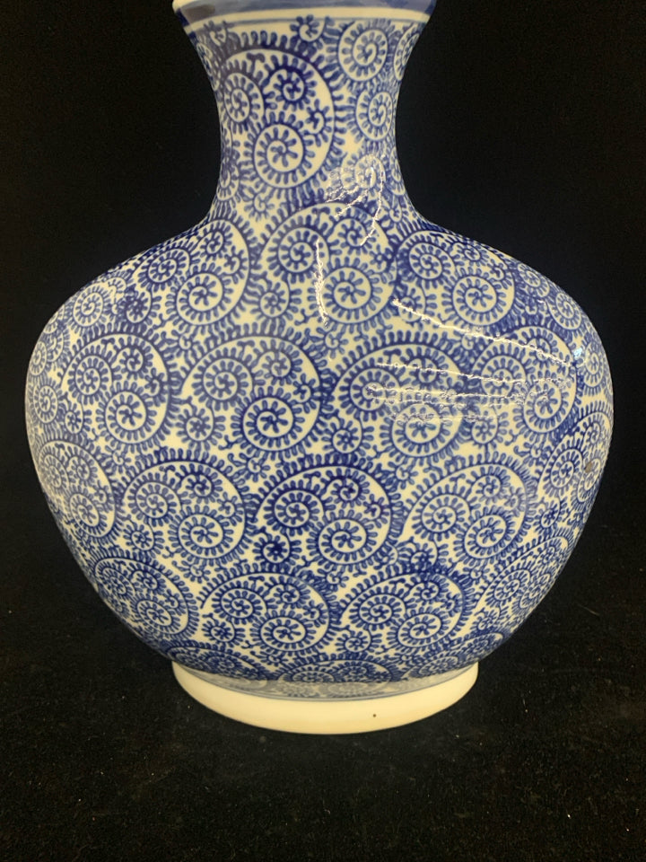 WIDE BASE BLUE AND WHITE VASE.