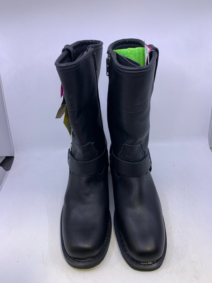 Size 10 Medium Young Men's Boots