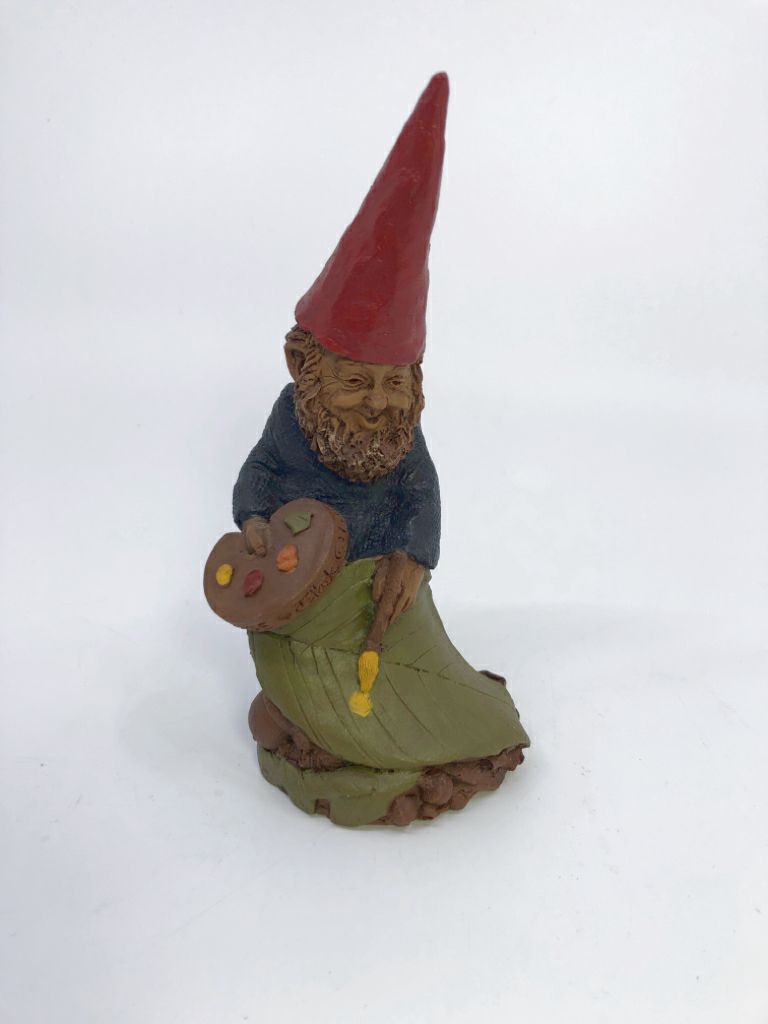 VTG TOM CLARK "CLAUDE" GNOME PAINTING ON LEAF FIGURINE.