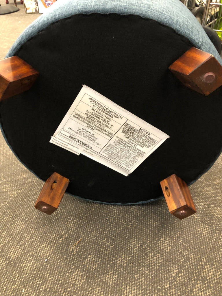 THRESHOLD BLUE CIRCLE OTTOMAN W/ STORAGE.