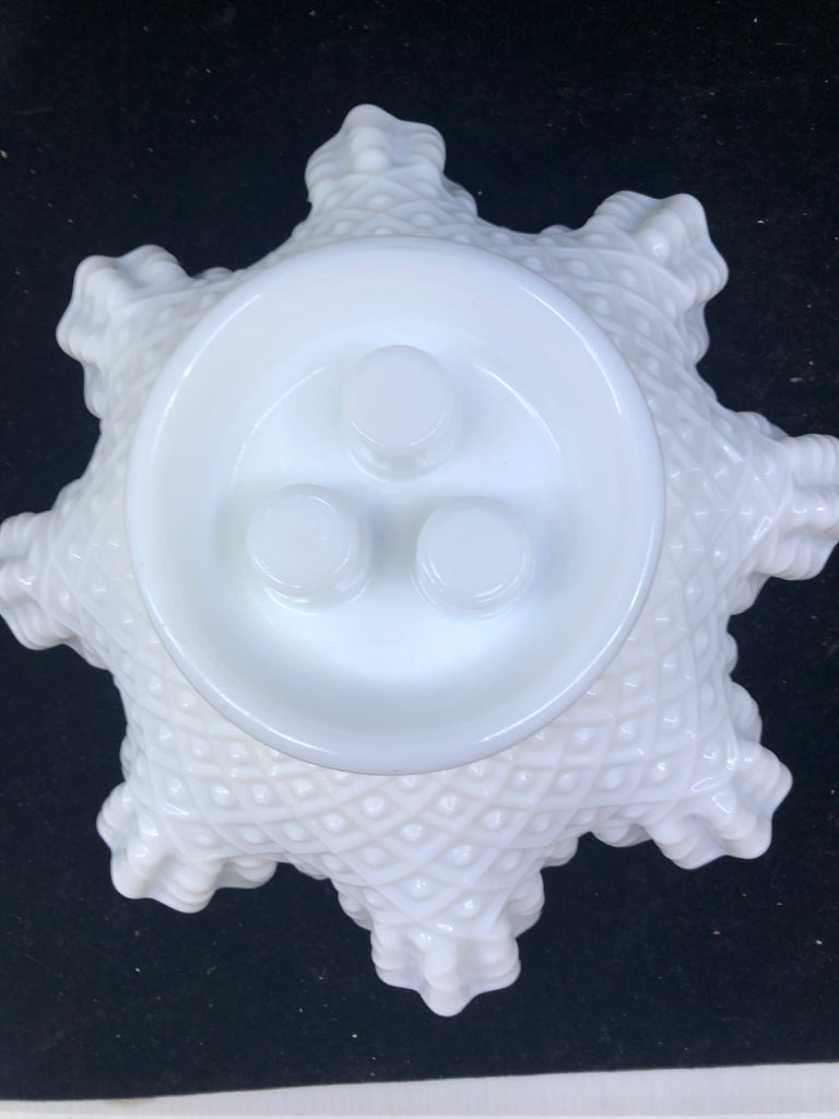 VTG MILK GLASS DIAMOND PATTERN 3PC HORN EPERGNE.