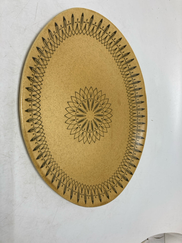 VTG OVAL PLATTER W/ DETAILED CENTER/EDGES.