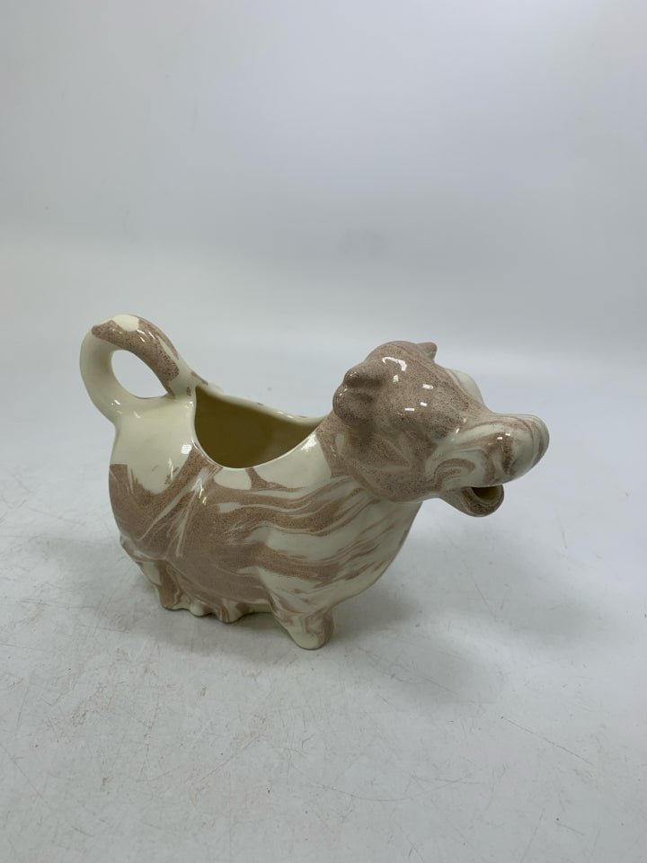 VTG ST HELENS ASHWARE COW SHAPED CREAMER TAN/CREAM.