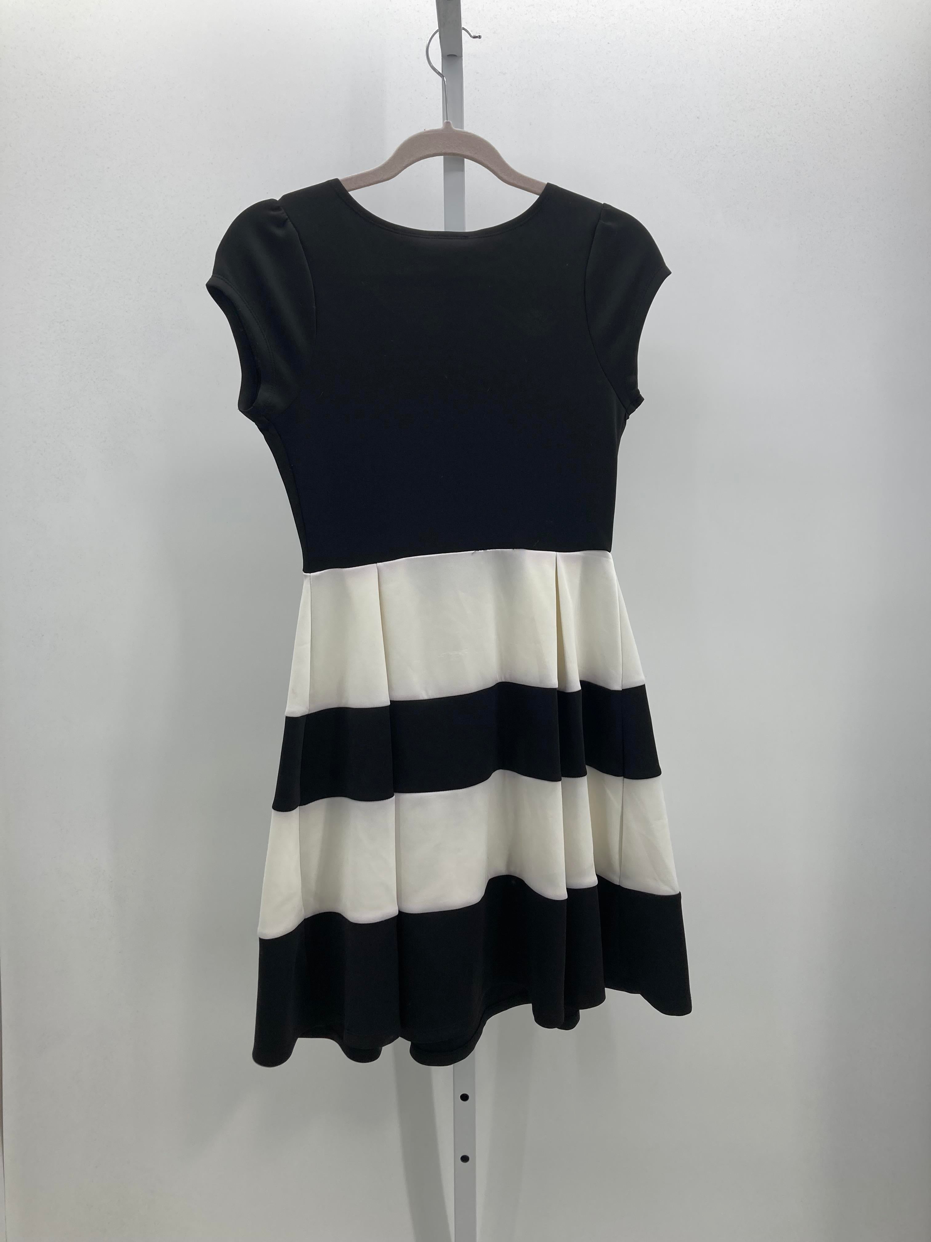 2 Hip Size 16 Girls Short Sleeve Dress