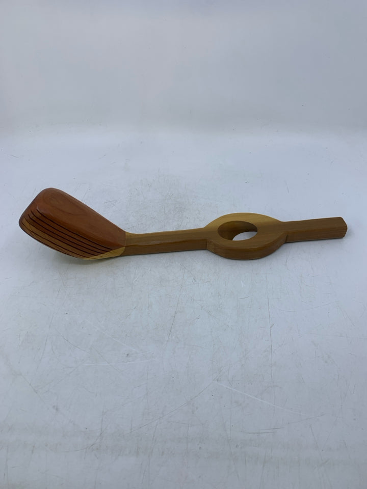 CARVED WOOD GOLD CLUB WINE BOTTLE HOLDER.