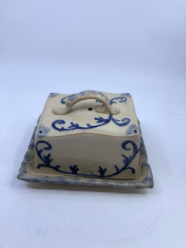 VTG CREAM+BLUE CHEESE/ BUTTER DISH WITH LID.