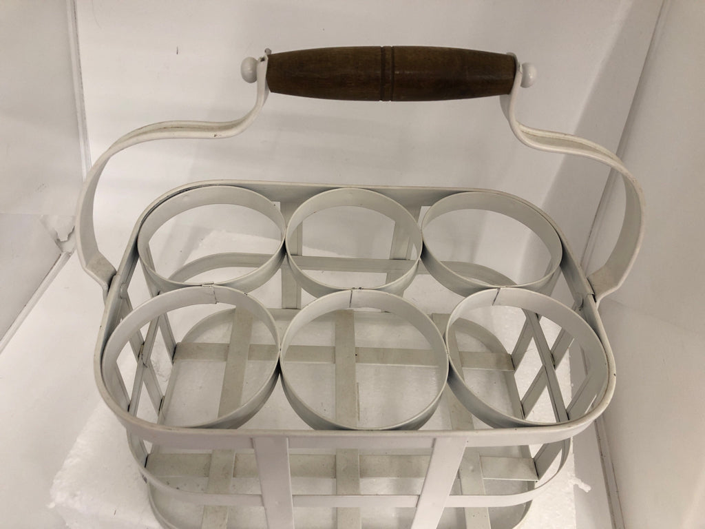WHITE METAL BOTTLE CARRIER.