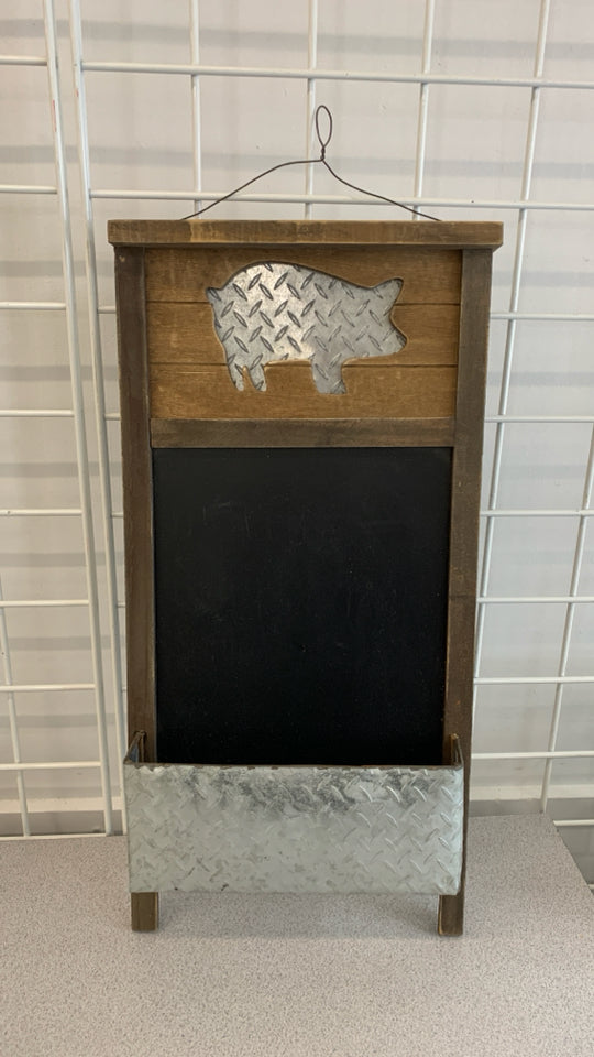 PRIMITIVE STYLE WASHBOARD STYLE CHALKBOARD W/METAL PIG CUTOUT.