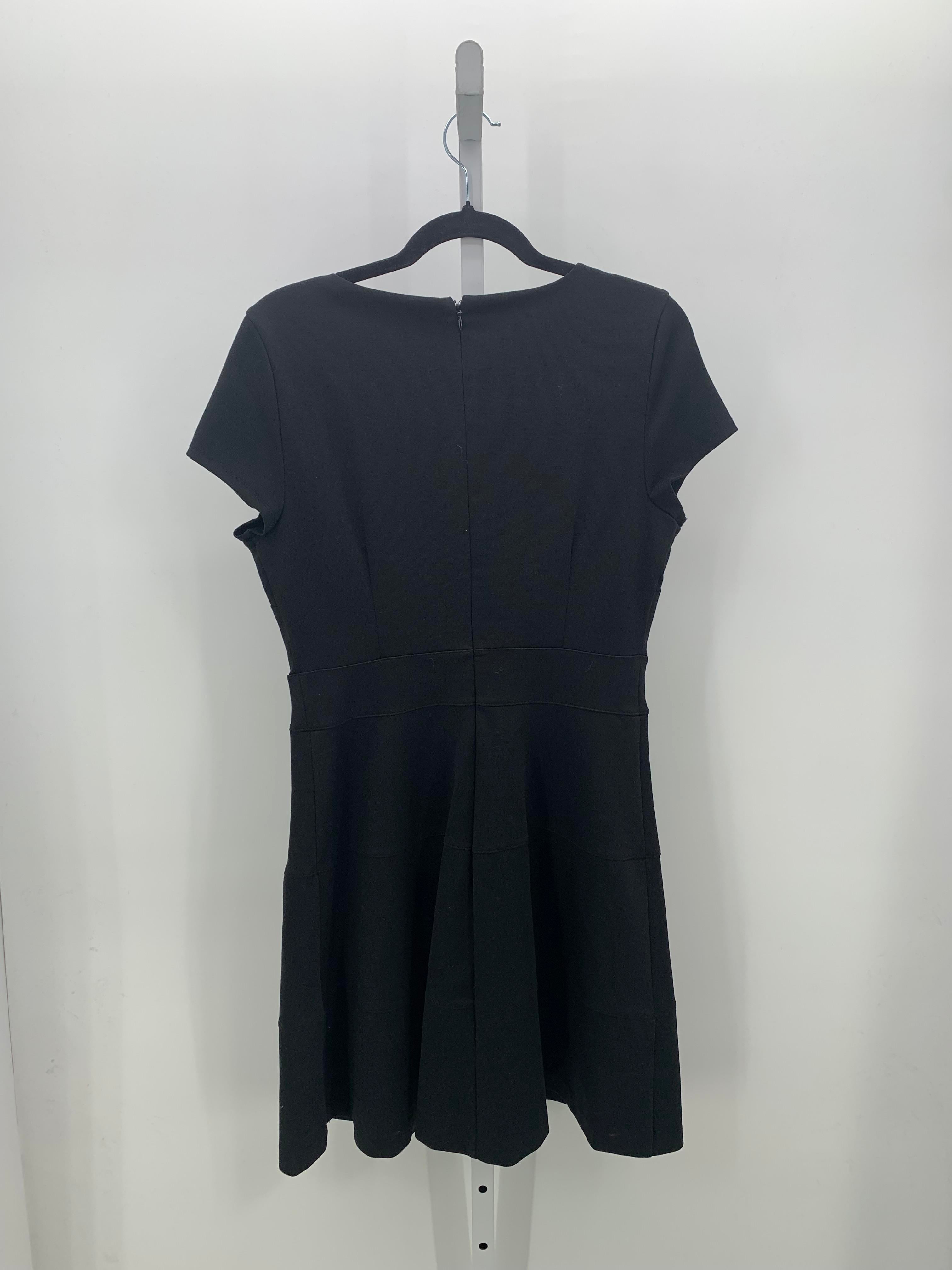 Covington Size Medium Misses Short Sleeve Dress