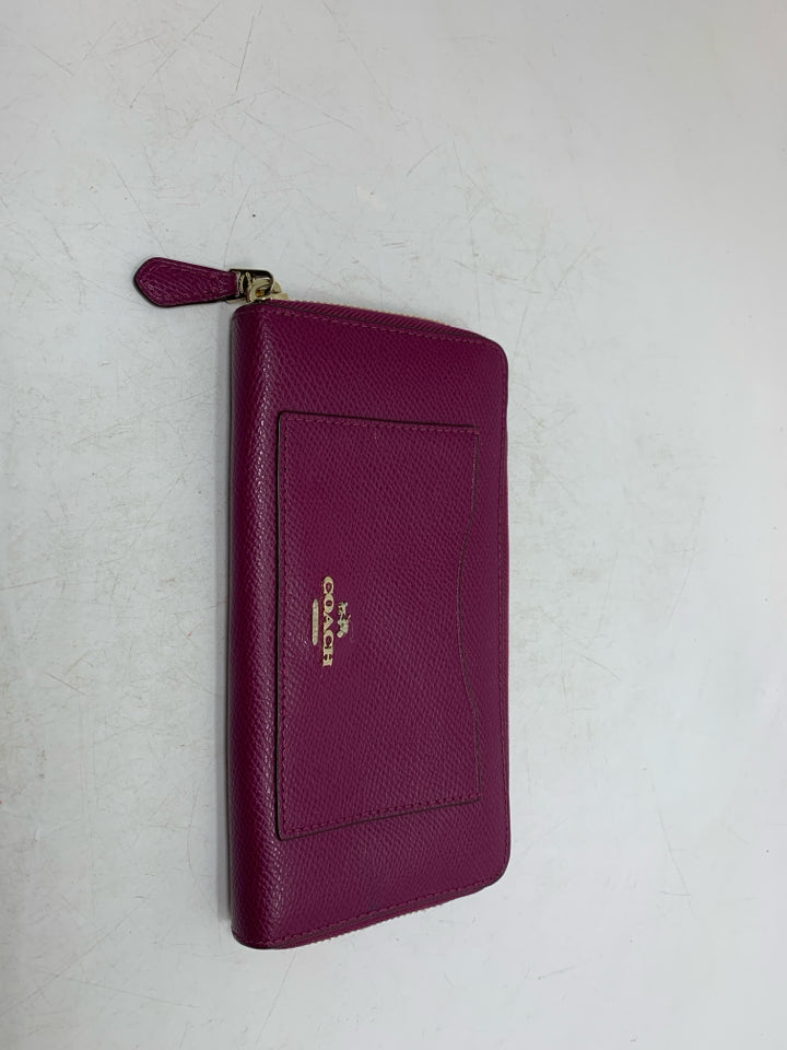 Coach F54007 Accordion Zip Around Wallet