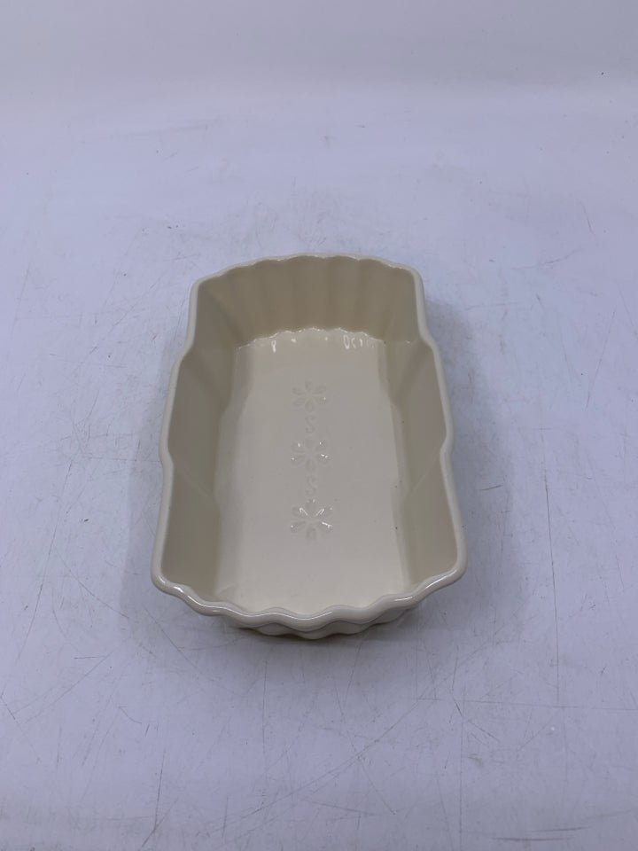 SMALL STONEWARE BAKER.