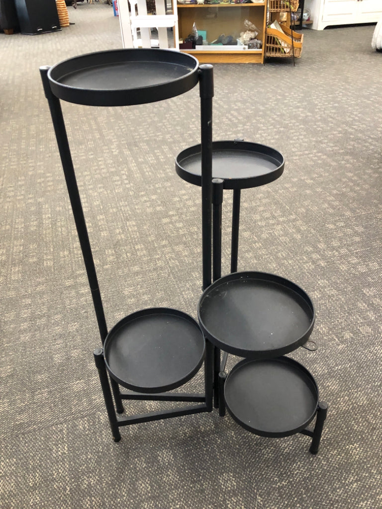 5 TIER METAL FOLDING PLANT STAND.