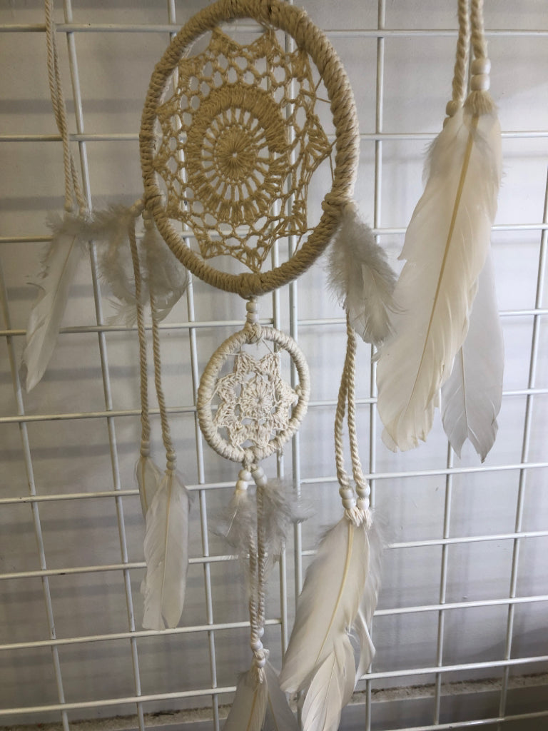 CREAM DREAM CATCHER WITH FEATHERS.
