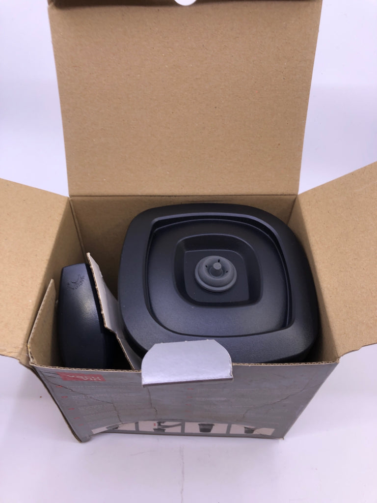 NIB VACUUM COFFEE SAVER CONTAINER