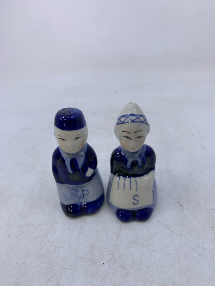 BLUE/WHITE MAN WOMAN.