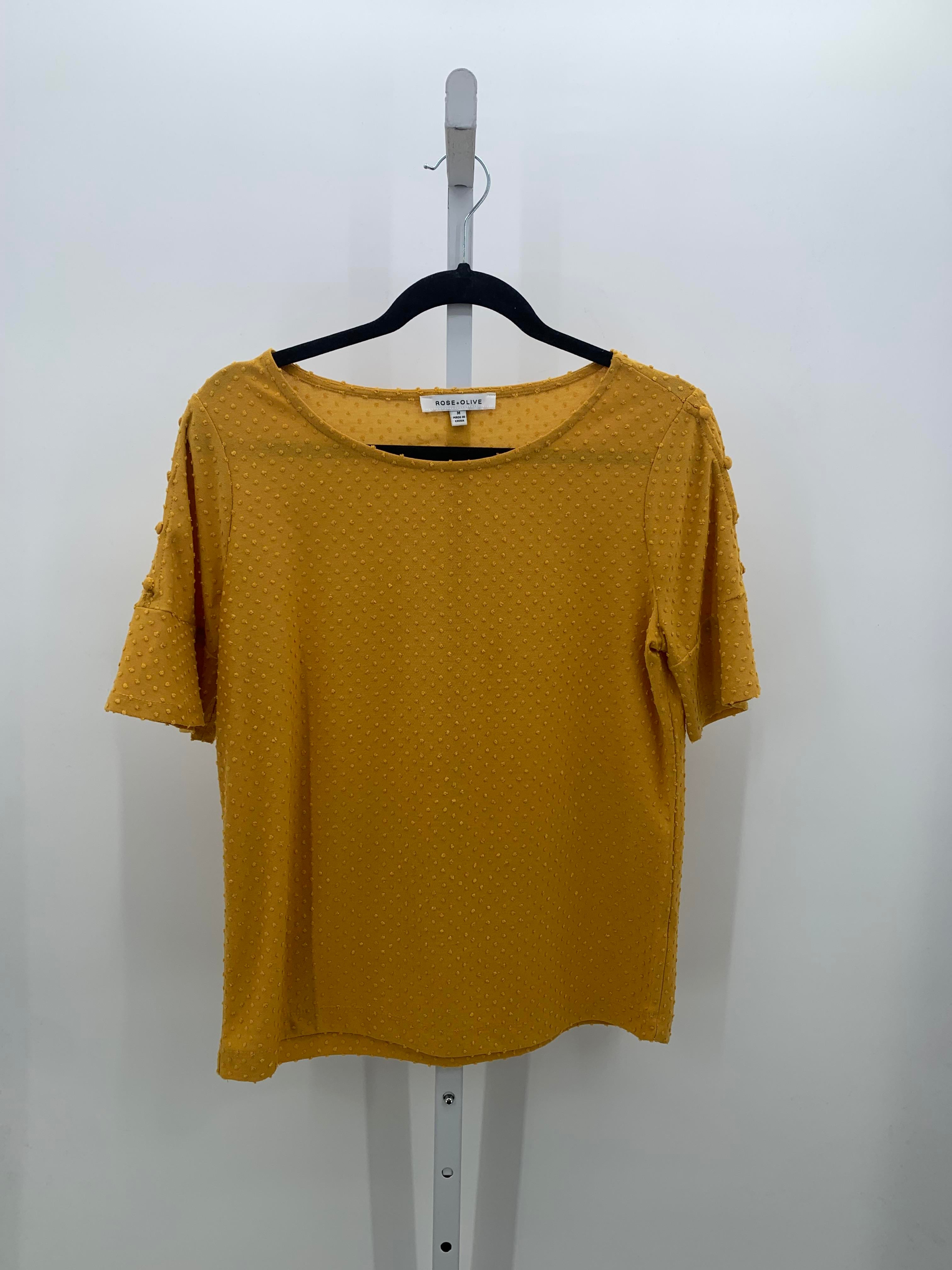Rose & Olive Size Medium Misses Short Sleeve Shirt