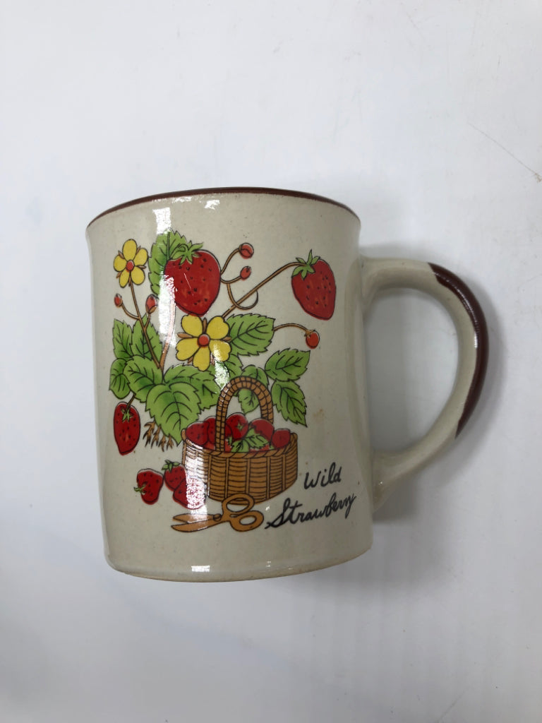 4 VTG WILD STRAWBERRY MUGS.