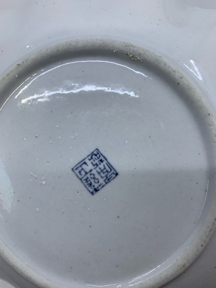 SQUARE LIFTED EDGES WHITE BOWL W/ BLUE DRAGON.