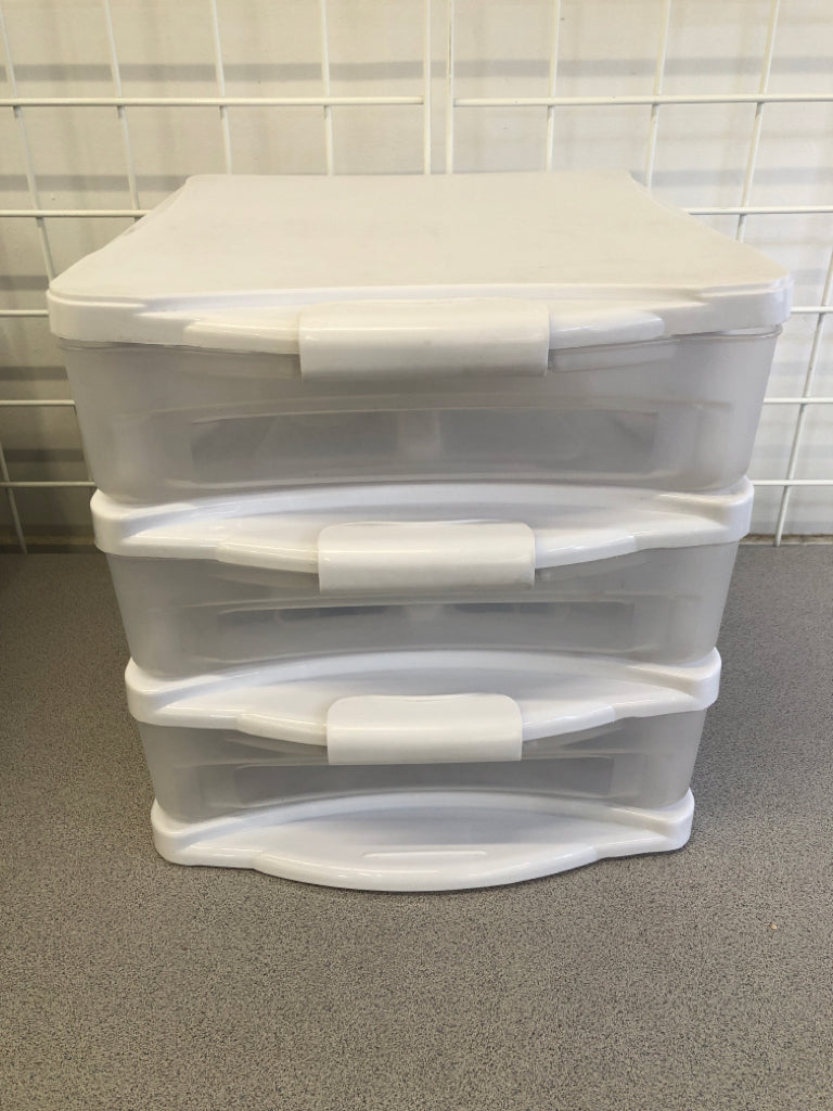 WHITE PLASTIC 3 DRAWER STORAGE ORGANIZER.