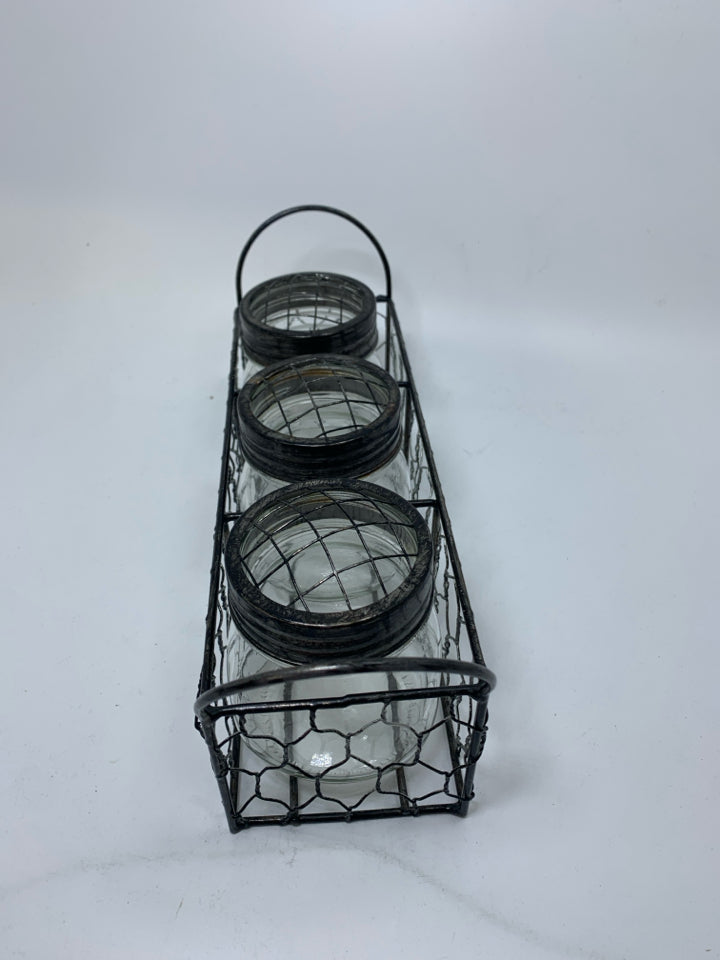 CHICKEN WIRE CRATE W/ 3 GLASS VASE W/ FLOWER FROG LIDS.