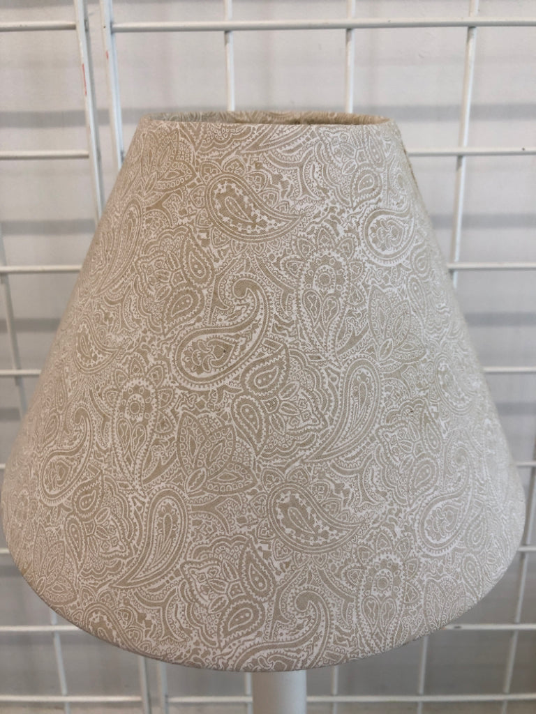 WHITE WOOD LAMP W/PAISLEY SHADE.
